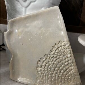 Cream Ceramic Arizona trinket plate